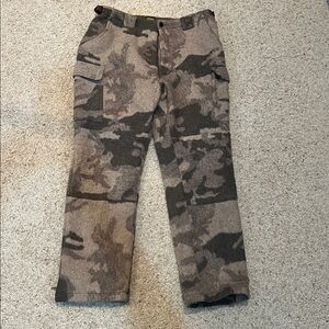Cabela's Gray and Black Cargo Pants